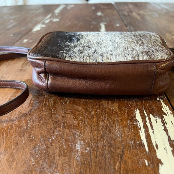 Mark and Graham leather and cowhide crossbody bag - Picture 4 of 8